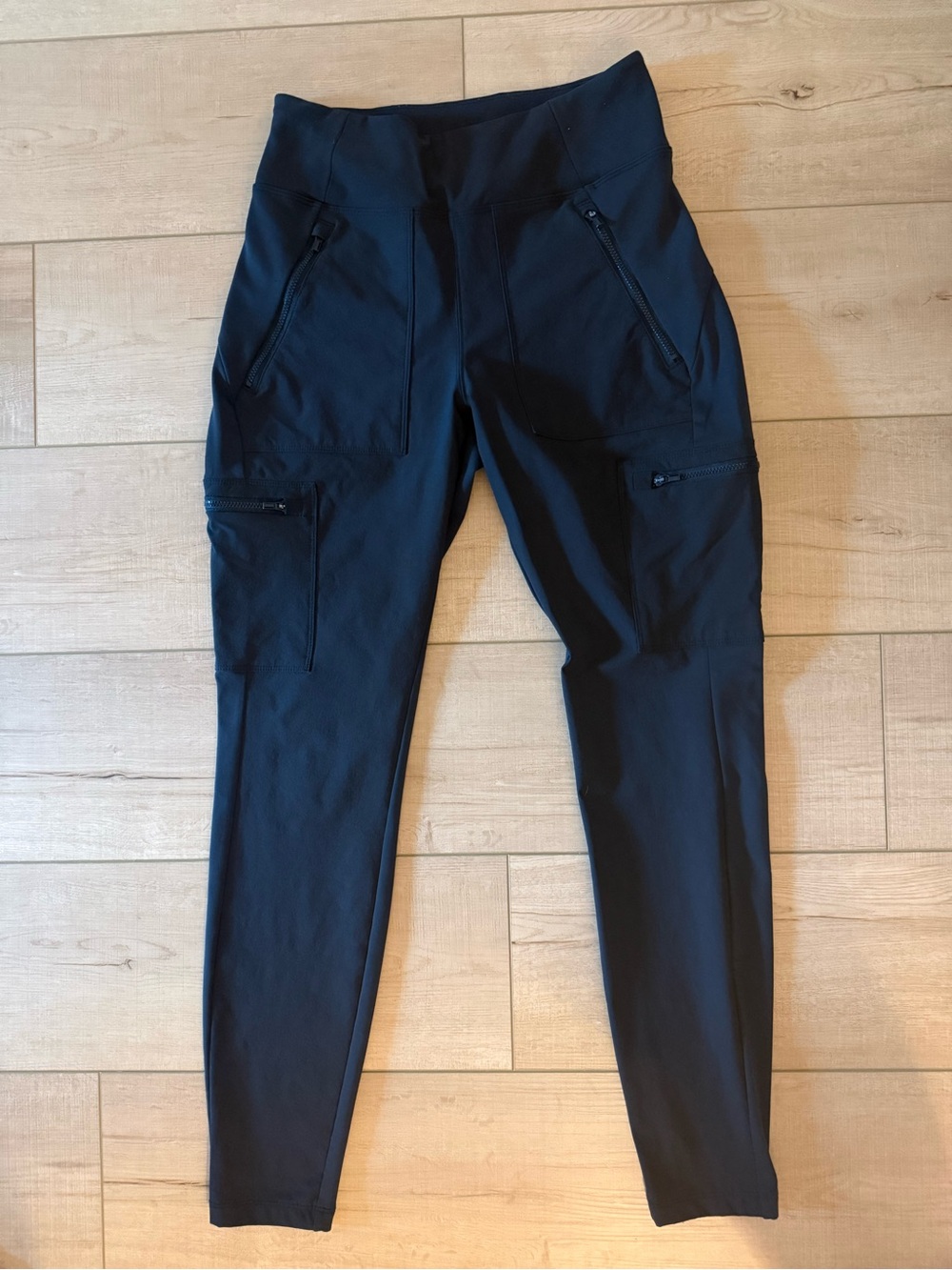 Athleta Headlands Hybrid High Rise Cargo Legging Black 4